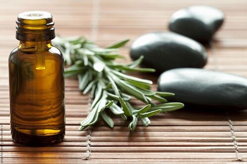 óleo de tea tree para tratar fungos nas unhas